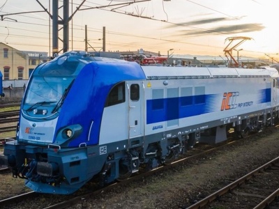 Pociąg ze Świnoujścia do Rzeszowa nagle zatrzymany! Sprawę bada ABW