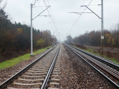 Znowu alarm na torach. Poważne utrudnienia, na miejscu pracują służby