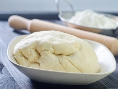 Twoje ciasto drożdżowe nigdy nie rośnie? Winny jest jeden produkt