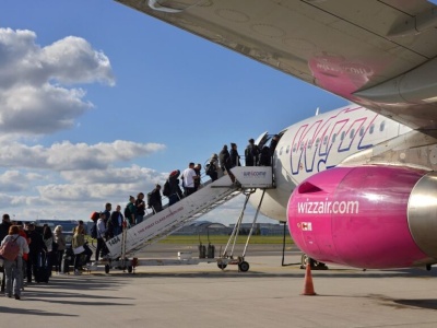 Wizz Air drastycznie redukuje liczbę lotów z londyńskiego lotniska