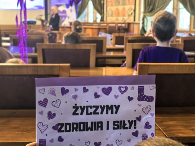 Kraków znów świeci na fioletowo. Fundacja OliEdu przypomina o wcześniakach (Galeria)