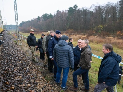Użyto elastycznego materiału wybuchowego. Służby mają podejrzenia