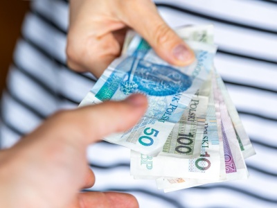 Ta grupa Polaków zgodzi się na mniejszą pensję