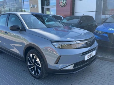 To najtańszy fabrycznie nowy Opel Grandland na rynku. Wygodny SUV w dobrej cenie