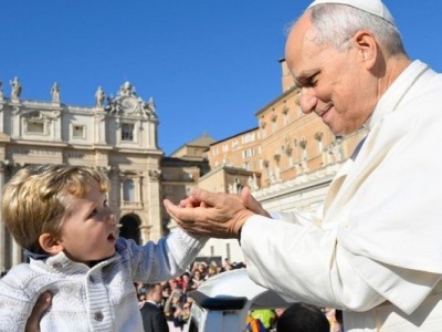 Papież wzywa do ochrony godności bezbronnych i  małoletnich