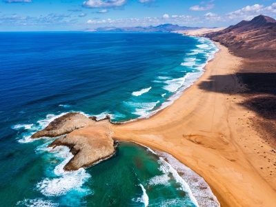 ❗Słońce w supercenie ☀️😎 Loty i hotel z basenem na Fuerteventurze za 950 PLN 🌴🤯