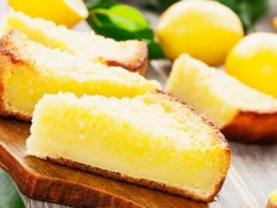 Raj ma smak cytryny i kokosa. Ta tarta to udowadnia