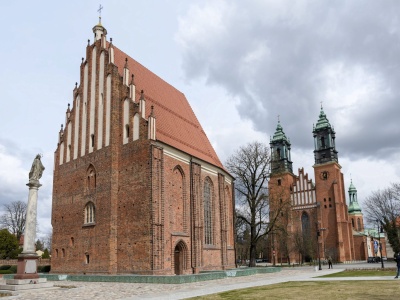 Poznań: odsłonięto tablicę upamiętniającą archeologa Andrzeja Sikorskiego