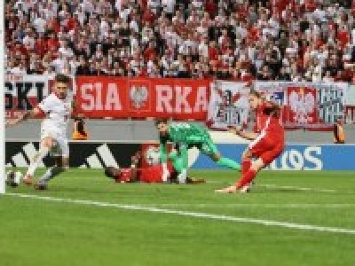 3:1 i nagła zmiana decyzji. Kuriozalny zwrot w meczu Polaków