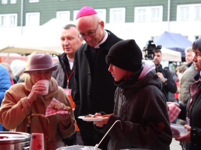 Abp Adrian Galbas: kiedy omijam ubogiego, ryzykuję że omijam Jezusa
