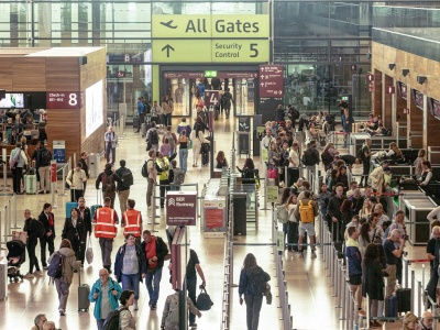 Zmiany klimatu uderzają w linie lotnicze. Tysiące odwołanych lotów