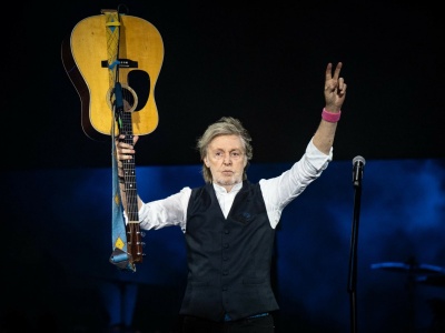 Paul McCartney szokuje nowym utworem. Słychać... klekot. Tak chce wpłynąć na polityków