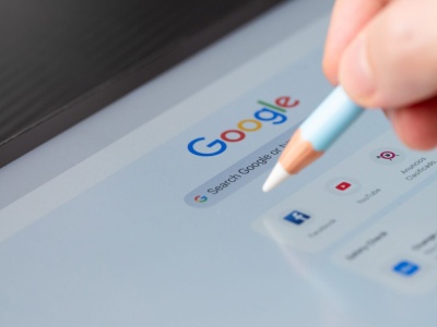 Google podpowiada już w Polsce tanie loty. Musicie jednak zaufać AI