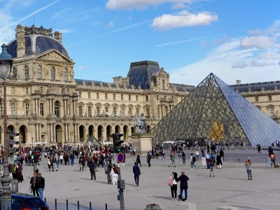 9 sal w Luwrze zamkniętych. Powodem względy bezpieczeństwa