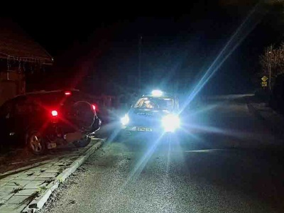 Pijany Toyotą uderzył w ogrodzenie. 29-latek do razu powiedział, że pił alkohol