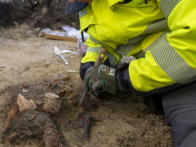 Archeolodzy w tajemnicy pracowali przy nietypowym pochówku kobiety z epoki wikingów