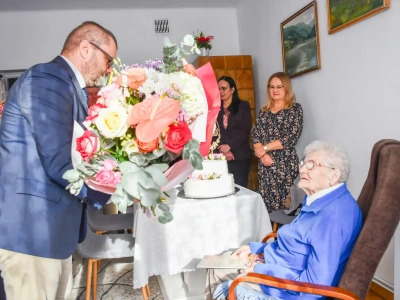 Sto lat minęło, jak jeden dzień. Pani Klementyna z Kęt świętuje setne urodziny!
