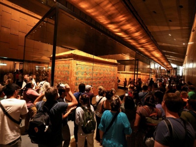 Skandal goni skandal w Wielkim Muzeum Egipskim. Władze mają już dość wybryków turystów