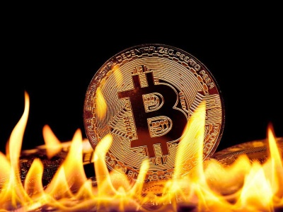 Bitcoin poniżej 90 tys. USD. Duża giełda wykonuje niebezpieczny transfer. Pogrąży BTC?