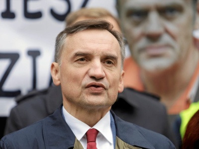 Sikorski unieważnił paszport dyplomatyczny Zbigniewa Ziobry. Nagły komunikat
