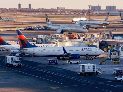 Nie będzie obowiązkowego odszkodowania za opóźnione loty. Prezydent rezygnuje z pomysłu 