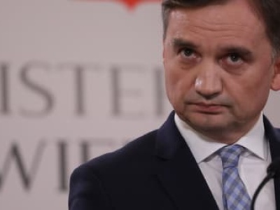 Szef MSZ unieważnił paszport Zbigniewowi Ziobrze