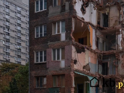 Kultowa kamienica  z filmu Barei zniknęła z Warszawy! Mieszkańcy wściekli