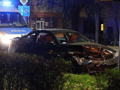 Auta zaczęły zwalniać, kierowca BMW nie zareagował. Uszkodził dwa audi