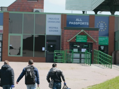 Czekają przy polskiej granicy na decyzję. USA deportowały Ukraińców