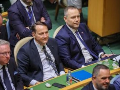 Sikorski uderza w Nawrockiego. 