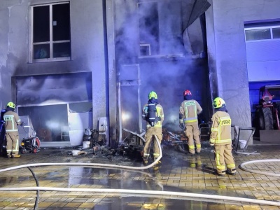 Nocna akcja strażaków w Kłobucku. Paliła się hala