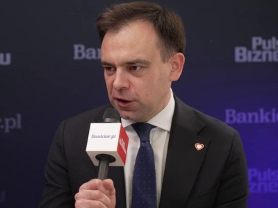 Bezpieczeństwo kosztem nowych obietnic. Minister finansów: W budżecie nie ma miejsca na kolejne programy socjalne