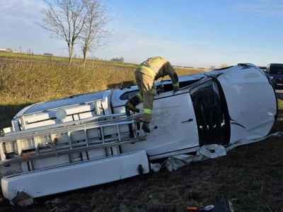 Zderzenie busa i ciężarówki na trasie Kalisz-Ostrów