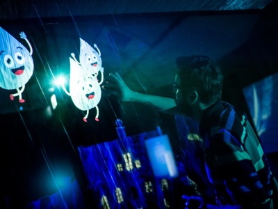 Dotknij chmur w Hydropolis