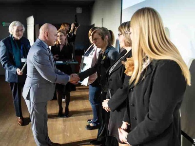 Zielona Góra. Pracownicy „Norwida” nagrodzeni medalami od prezydenta