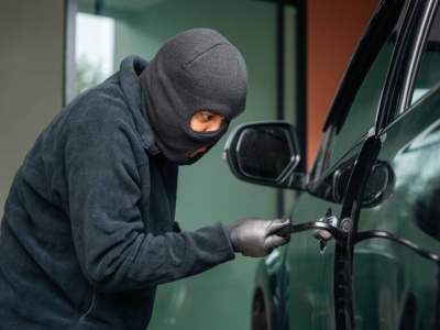 Urządzenia do kradzieży aut są tanie jak nigdy. Zabezpiecz samochód!