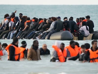 Imigracja we Francji – złudne korzyści, wielopiętrowe koszty