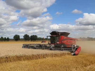 ARiMR: Dofinansowania na maszyny i wyposażenie budynków inwentarskich właśnie wystartowały. Zobacz warunki!