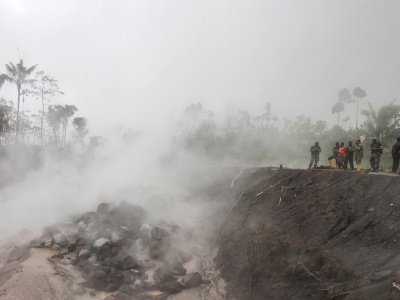 Wybuch wulkanu w Indonezji. Władze wezwały ludzi do ewakuacji