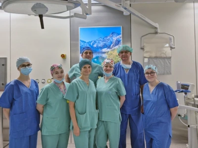 Pionierska transplantacja nerek w UCK WUM. Dawca-dziecko, biorca-dorosły