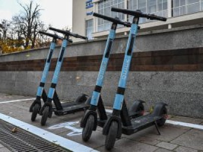 Sąd wydał zakaz jazdy hulajnogą. Rodzice zapłacą setki tysięcy złotych za wypadek!