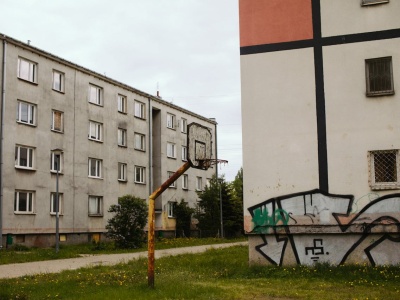 Możesz zapłacić za bałagan sąsiada z kawalerki. Wystarczy, że masz większe mieszkanie