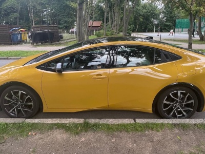 Tak wygląda Toyota za 179 900 zł. Podobna do Ferrari i spala tylko 3 litry, mimo silnika o pojemności 2.0 l i mocy 223 KM