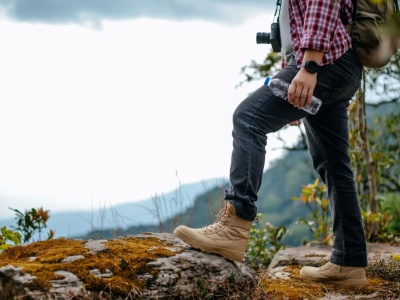 Jakich butów nie brać w góry? Zadbaj o bezpieczeństwo na szlaku