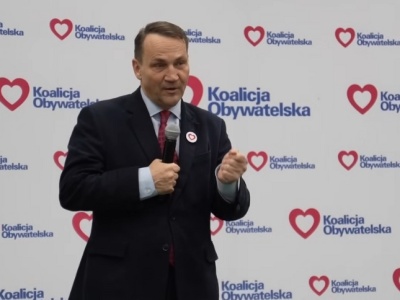 Jasna deklaracja Sikorskiego. Na Ukrainę popłynie strumień pieniędzy