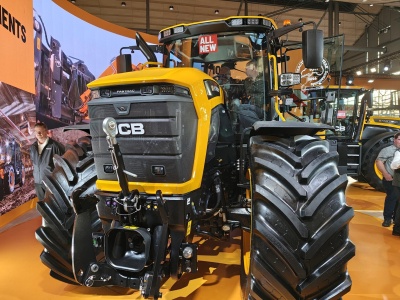 Nowy król w sprincie na 1/4 mili – ciągnik JCB Fastrac 6300