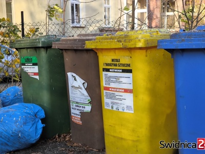 System kaucyjny pozwoli obniżyć opłaty za śmieci? Na razie Świdnica boryka się z rosnącymi kosztami