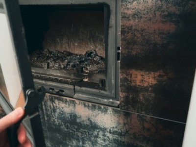 Tym nie wolno palić w piecu. Za to grozi 5 tys. zł kary