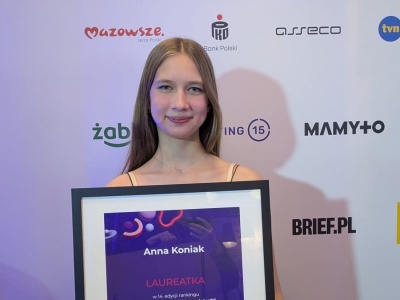 Mała artystka, wielkie marzenia – 14-letnia Ania Koniak z Warszawy w gronie „50 Najbardziej Kreatywnych Ludzi w Biznesie”