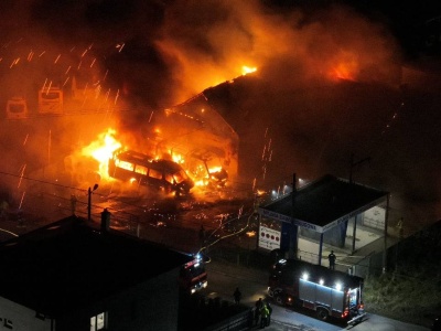 Nocny pożar w Skale